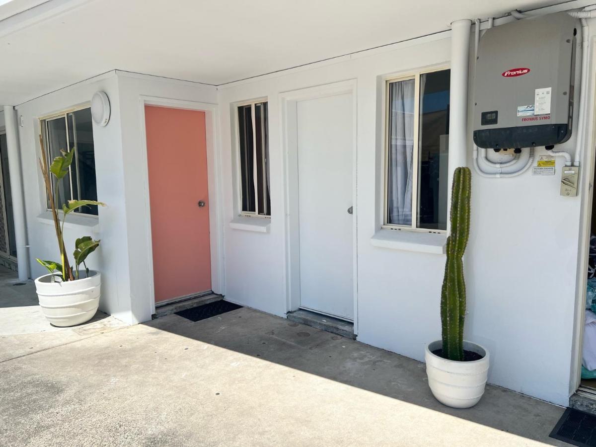 Cali Backpackers Hostel Caloundra Bagian luar foto