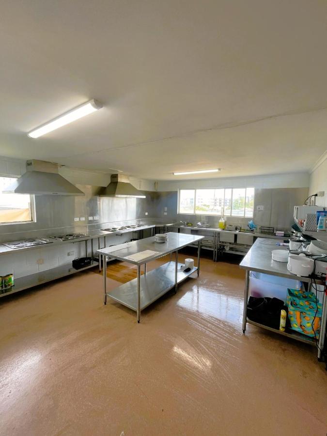 Cali Backpackers Hostel Caloundra Bagian luar foto