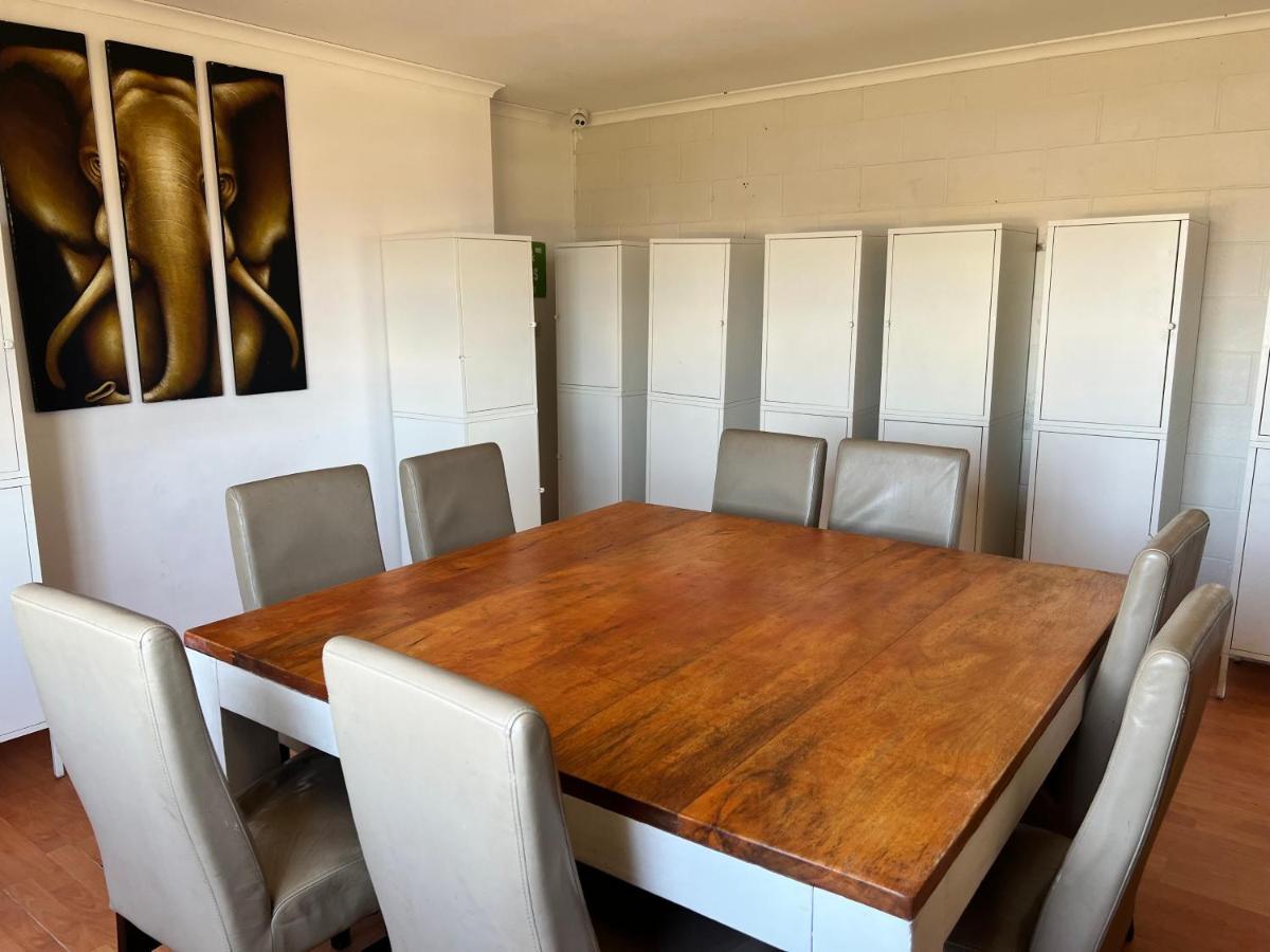 Cali Backpackers Hostel Caloundra Bagian luar foto