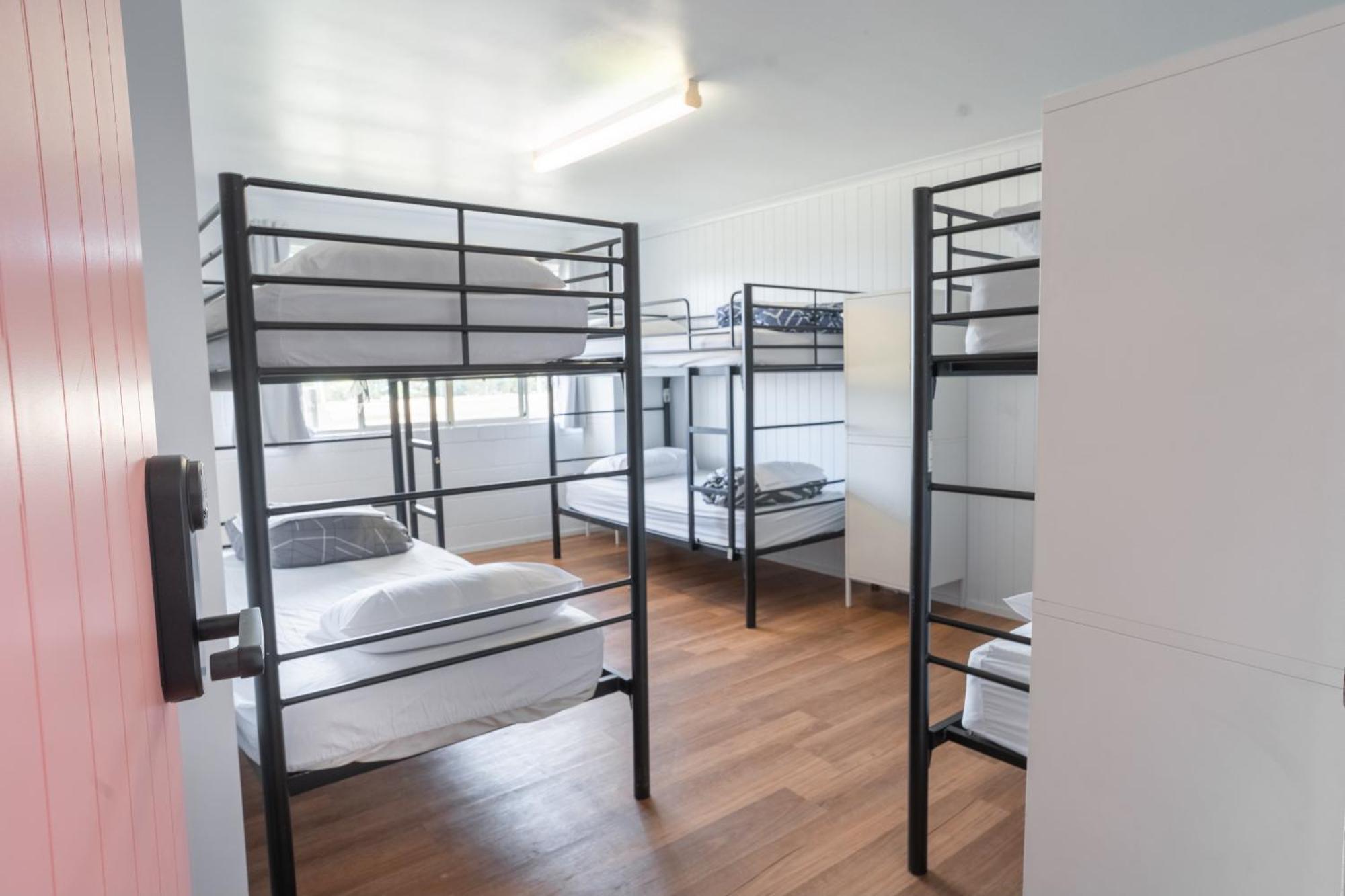 Cali Backpackers Hostel Caloundra Bagian luar foto