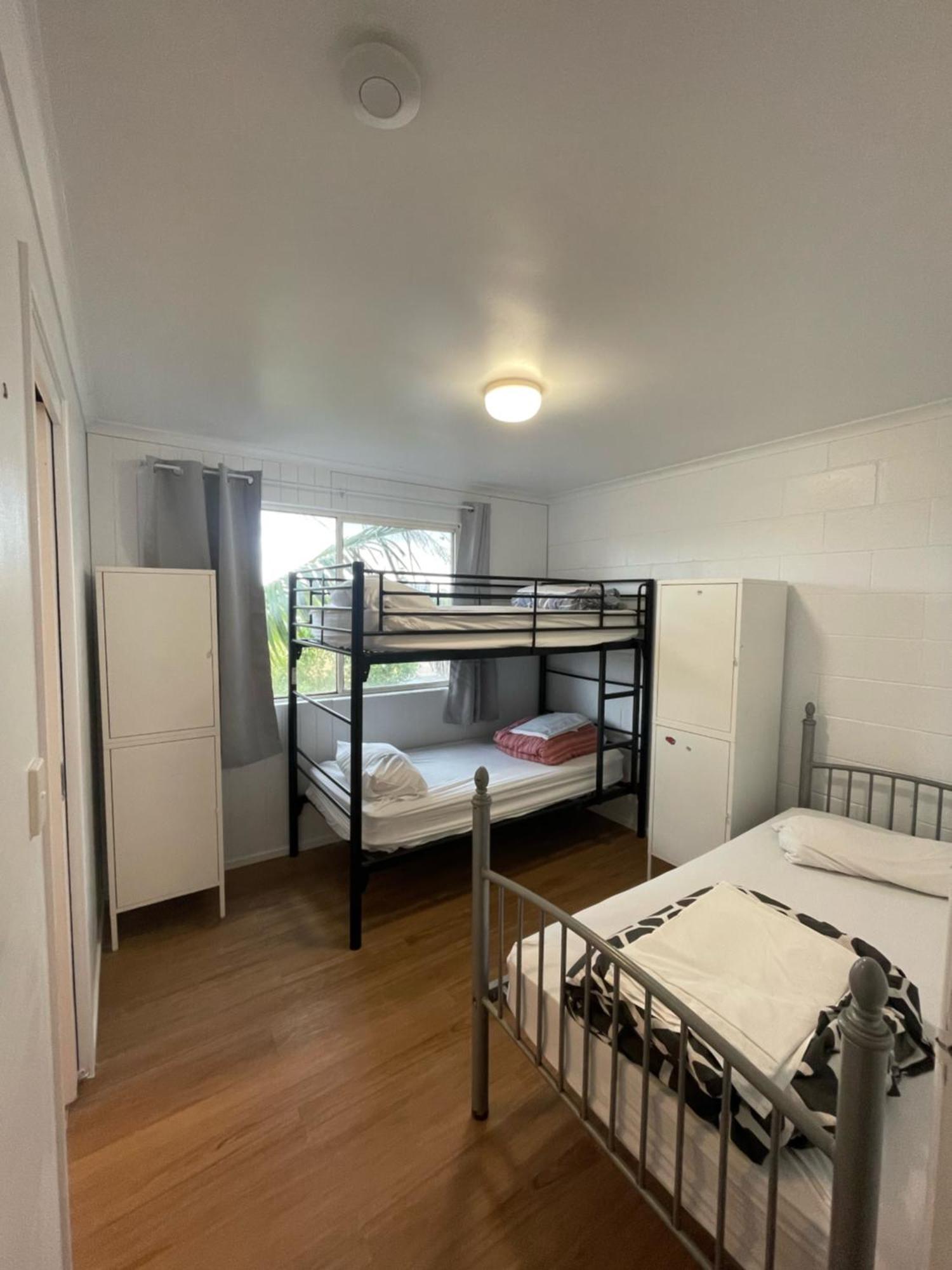 Cali Backpackers Hostel Caloundra Bagian luar foto
