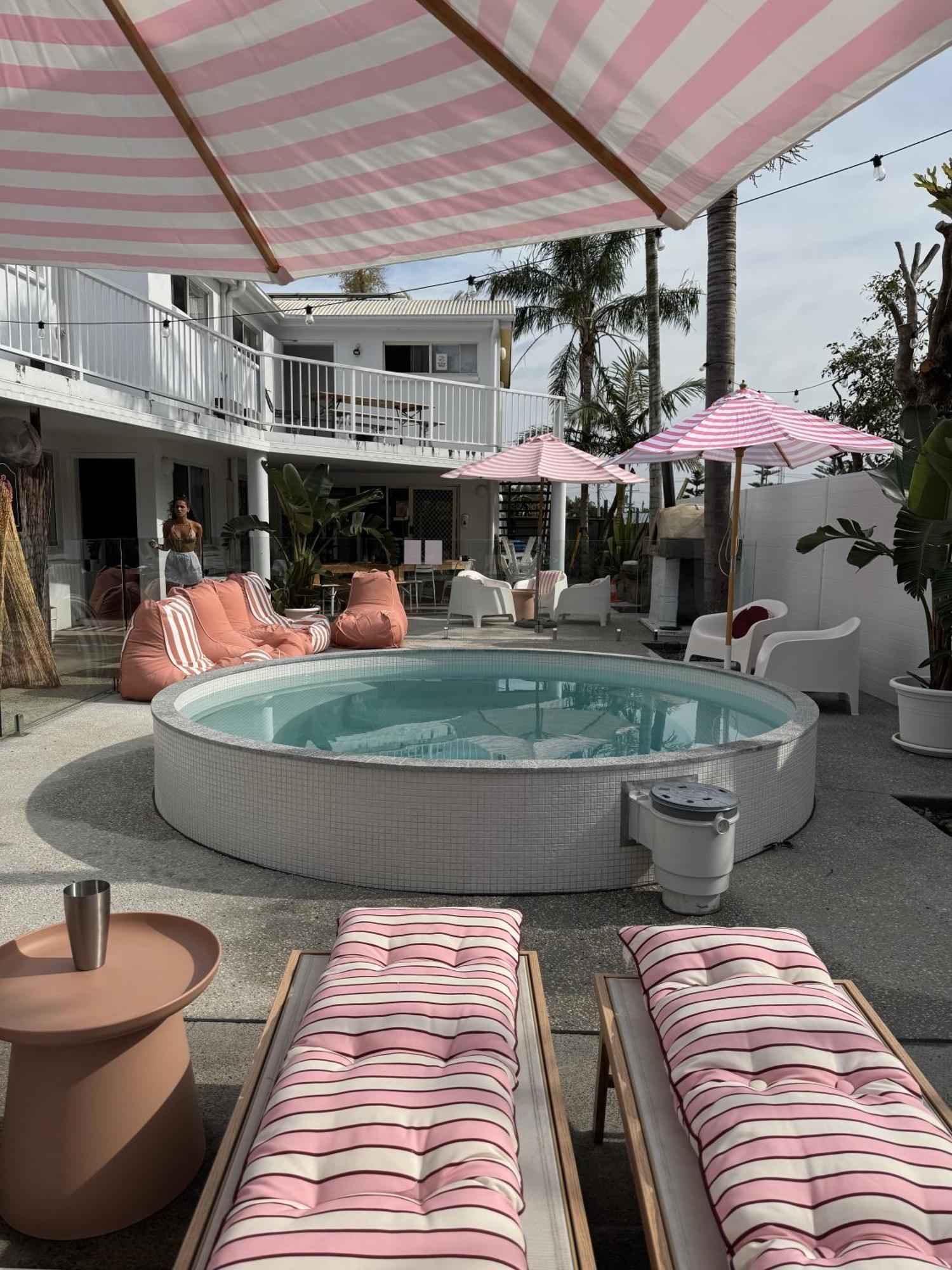 Cali Backpackers Hostel Caloundra Bagian luar foto
