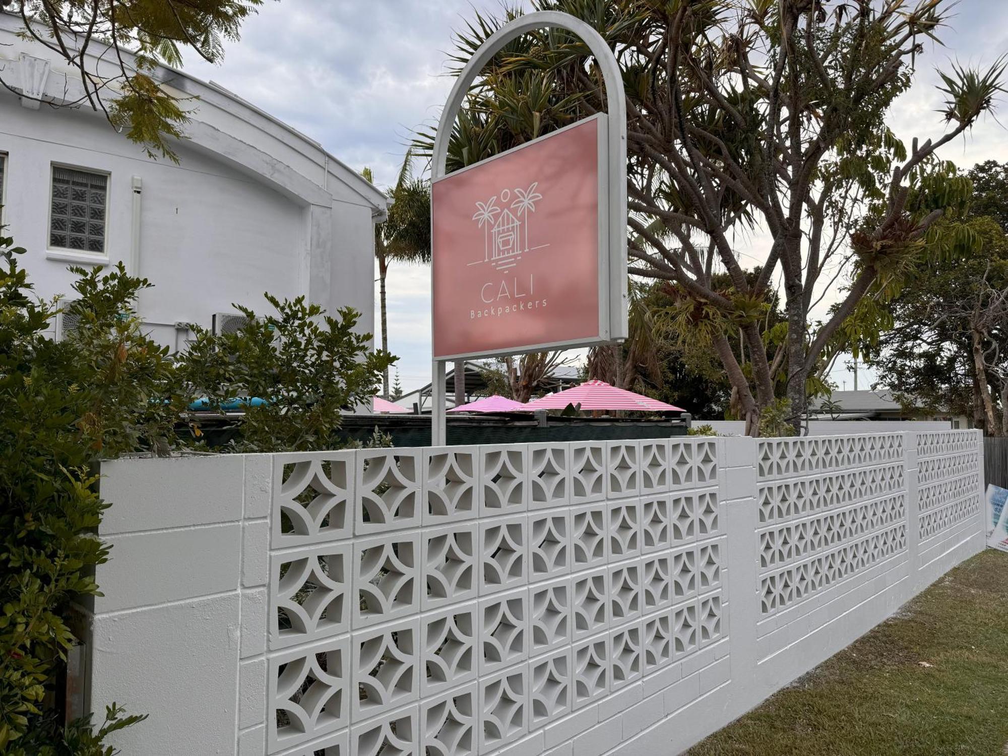 Cali Backpackers Hostel Caloundra Bagian luar foto
