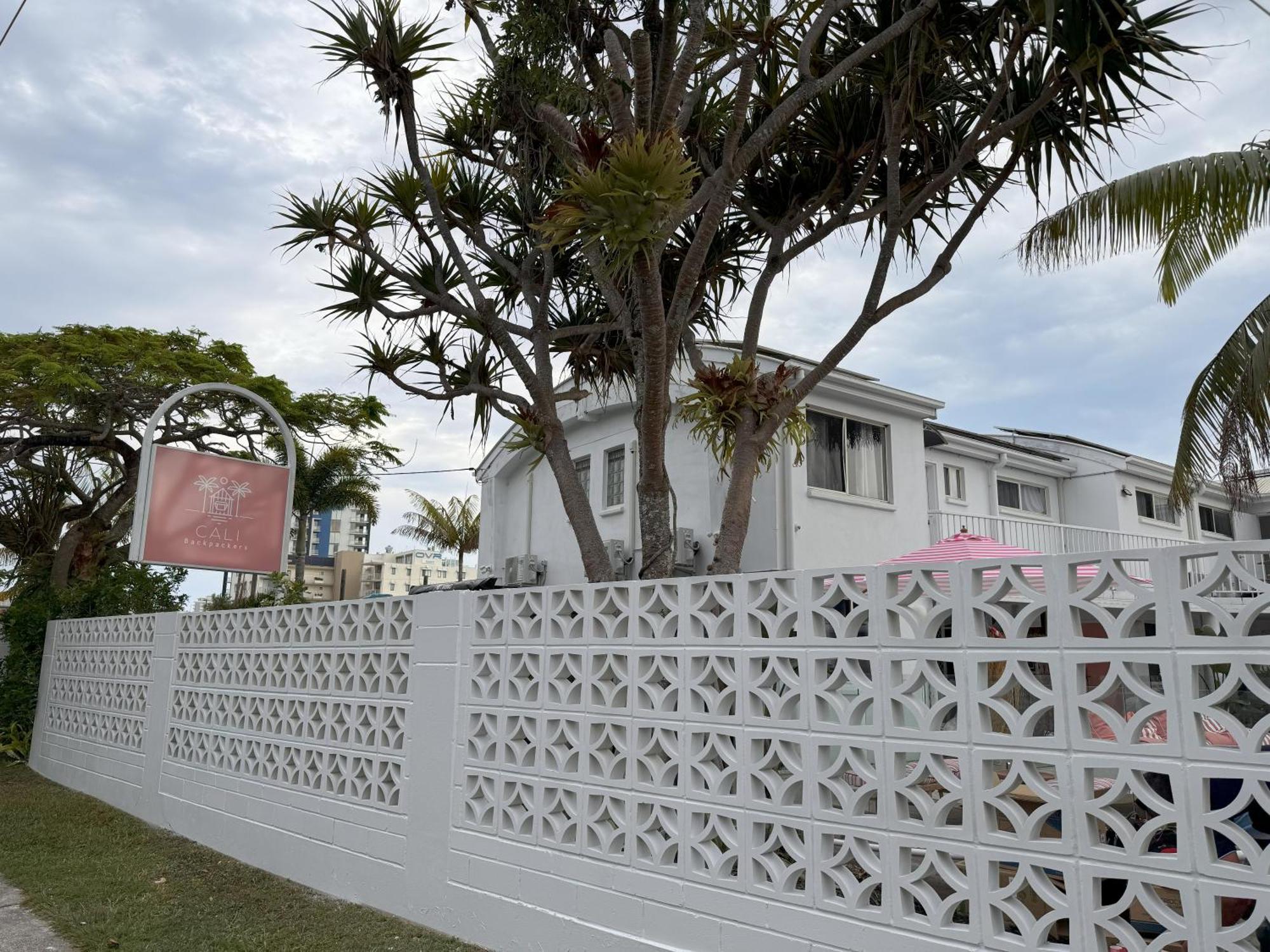 Cali Backpackers Hostel Caloundra Bagian luar foto